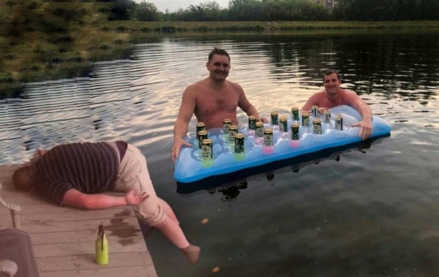 Фотожаба "Чуваки на отдыхе"