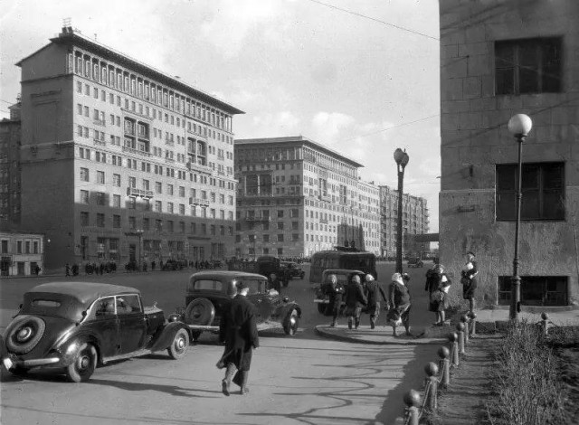 Москва и москвичи. Двадцатый век. 19.08.24