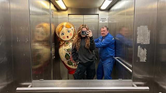 Зеркало в лифте — не для причёски