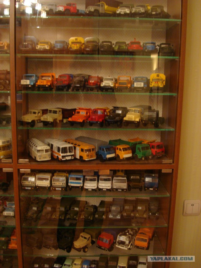 Большая коллекция маленьких машин