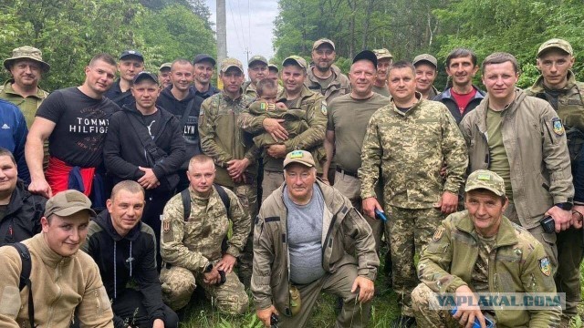 На Харьковщине в лесу нашли живой 2-летнюю девочку, которую искали несколько суток