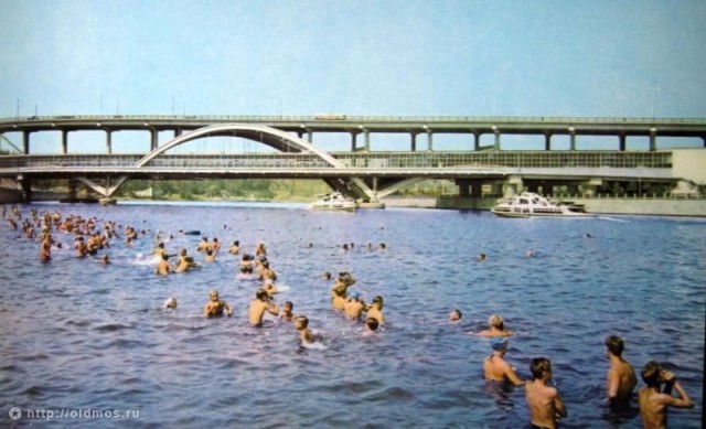 Как купались в Москве-реке