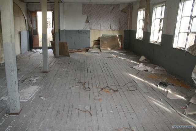 Заброшенная танковая база.