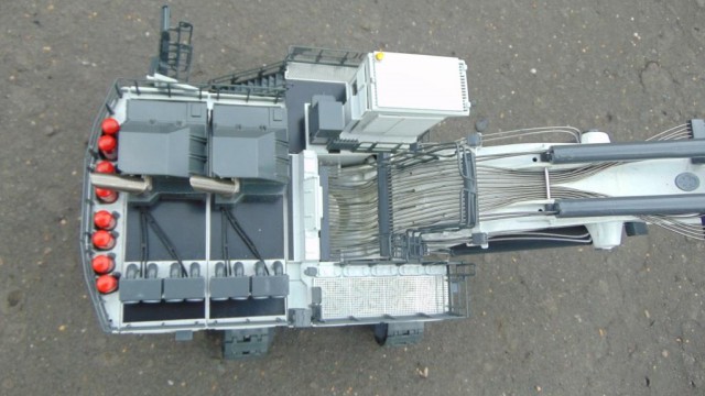 LIEBHERR R9800 Радиоуправляемая дилерская модель экскаватора в 50 масштабе