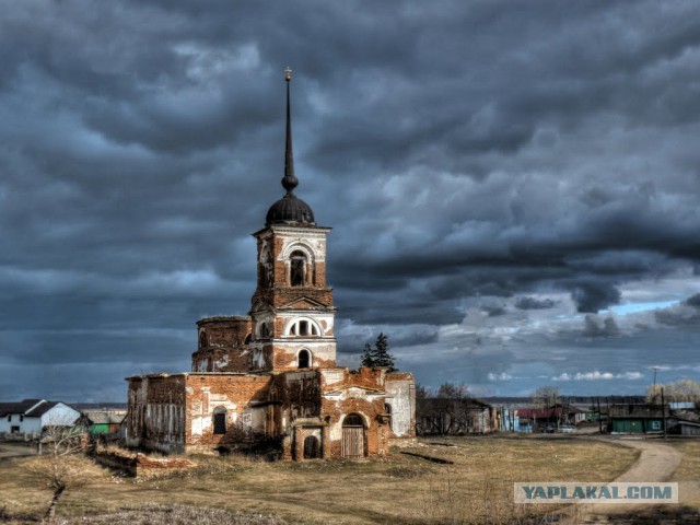 Заброшенная церковь в Мещерских лесах