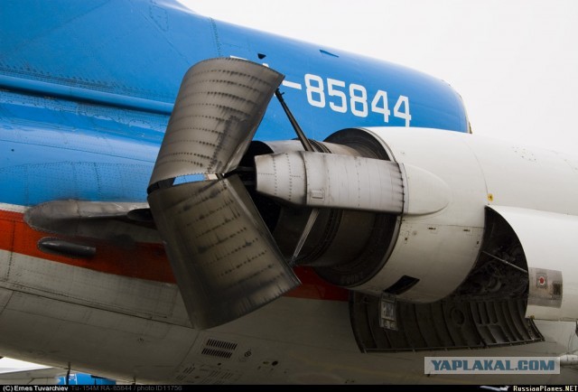 Что за странные звуки слышны из двигателя самолета