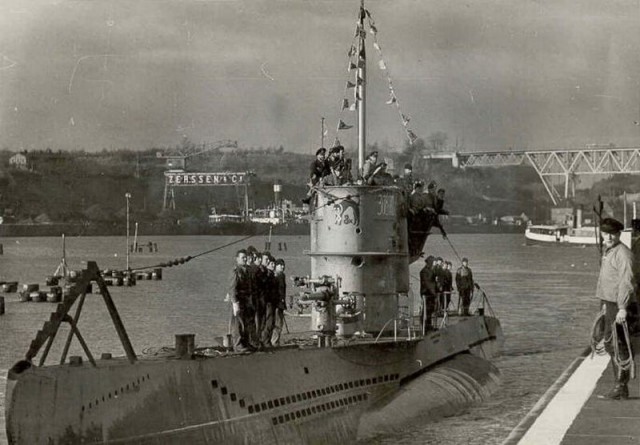 «Ночь длинных ножей» – побоище в Атлантике осенью 1940 года, как немецкая подводная "волчья стая" могла загрызть 32 судна.