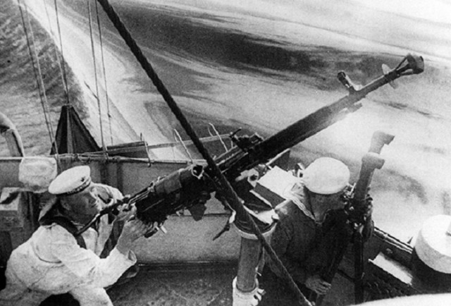 Как советское кабельное судно разбило окружившие его южнокорейские боевые корабли в 1950 году