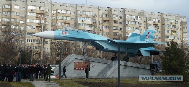 Советские монументы и уличные памятники
