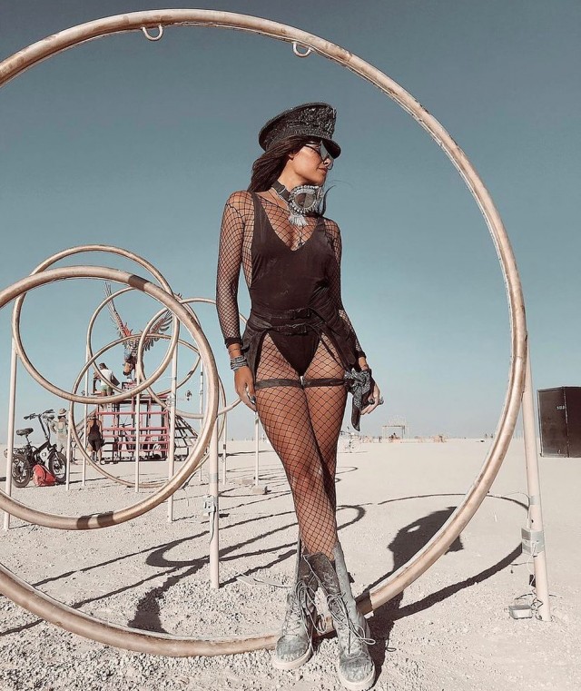 Подборка мадамов с фестиваля Burning Man