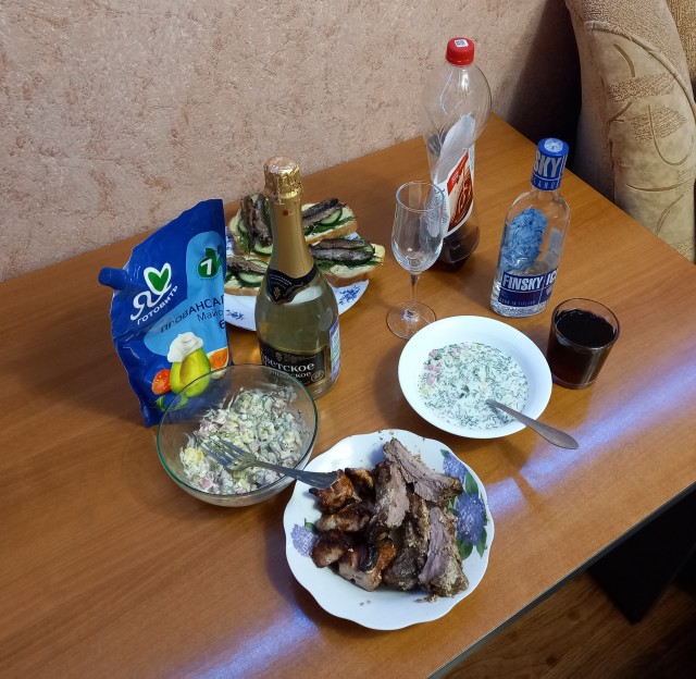 Какой стол, такой и стул!