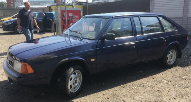 Попытка АвтоВАЗа зайти в сегмент люксовых автомобилей потерпела фиаско. За месяц продано  190 автомобилей Лада Аура