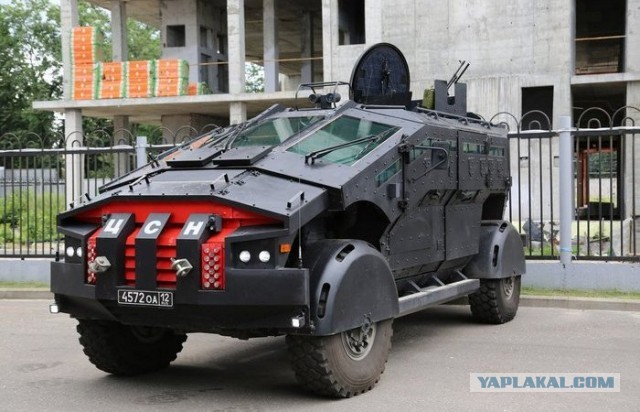 Кибертрак удивительный автомобиль. Можно сказать,  заготовка — любой тюнинг прикольнее заводского вида