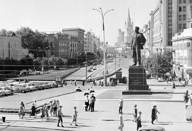 Москва и москвичи. Двадцатый век. 02.09.25