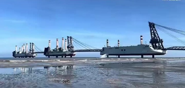 Китайский десант плывёт к Тайваню: Пекин потребовал от Японии не вмешиваться  - тайваньские контрактники бегут из армии