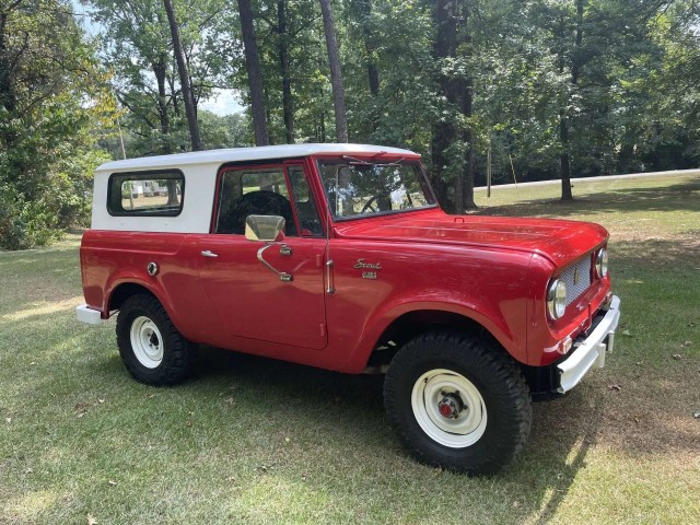 49 лет исполнилось Lada Niva