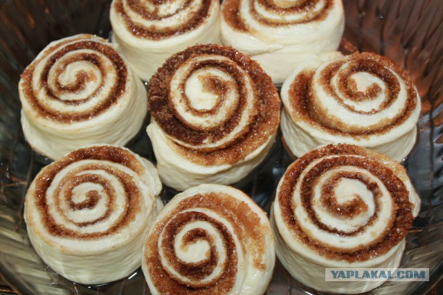 Булочки с корицей в глазури