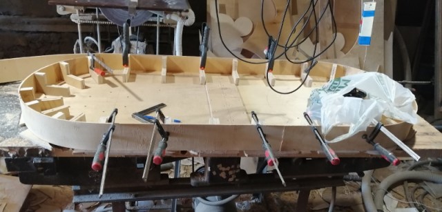 Стол для... Ну просто чтобы был