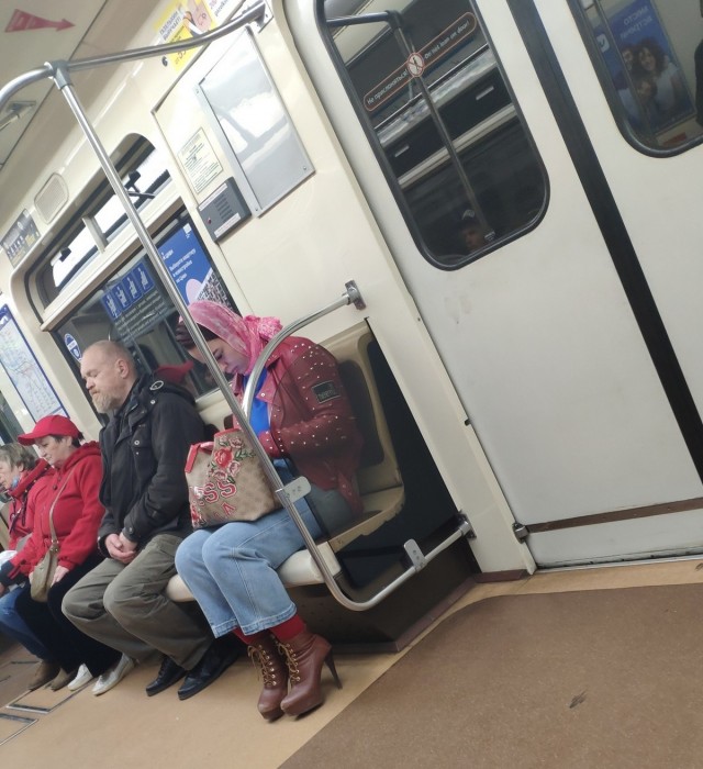 Модники из нашего метро в этот вторник