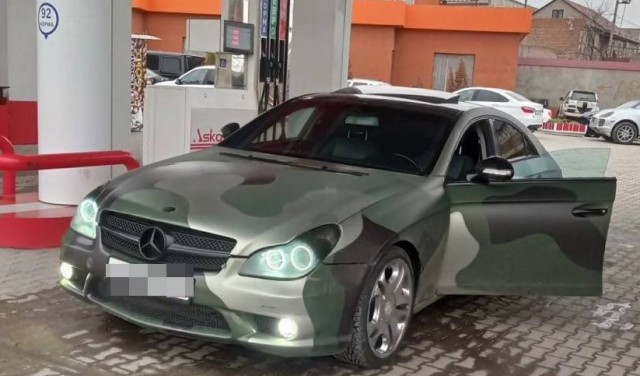 В Москве остановили «Мерседес», набитый оружием