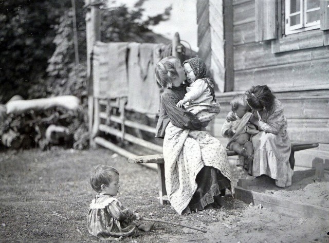 Российская империя в фотографиях. Детство.
