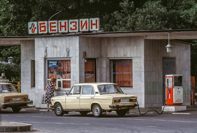Фотохроника "загнивающего совка". Часть 11. Советские автомобили