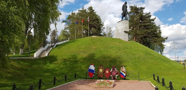 Мясо с рыболовным крючком проглотила собака в Подольске