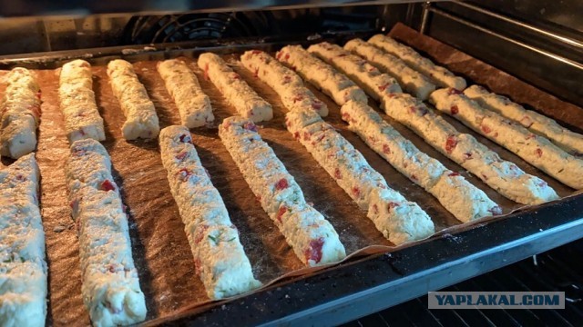 Творожно-сырные колечки с кунжутом