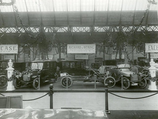 Международная автомобильная выставка в Михайловском манеже. 1913г.