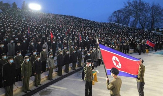 Почти 800 тыс. жителей КНДР в пятницу записались в армию для борьбы с США.