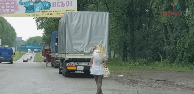 "Дальнобойщики — они до бабы голодные всегда". Исповедь проститутки