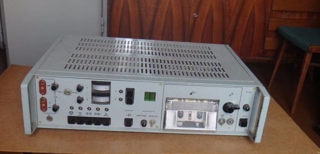 Магнитофон Электроника 302