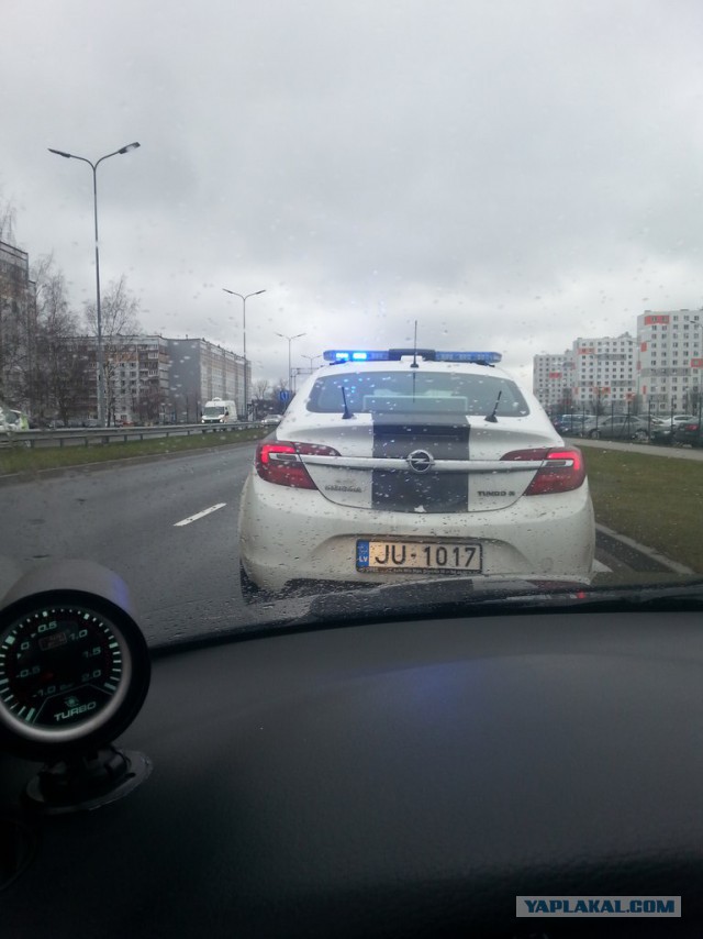 Жесткое сальто. Уже без мотоцикла.
