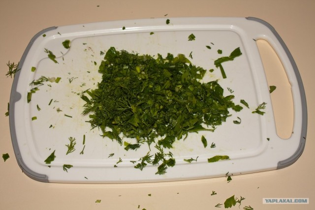 Картошка с мясом и грибами в горшочках