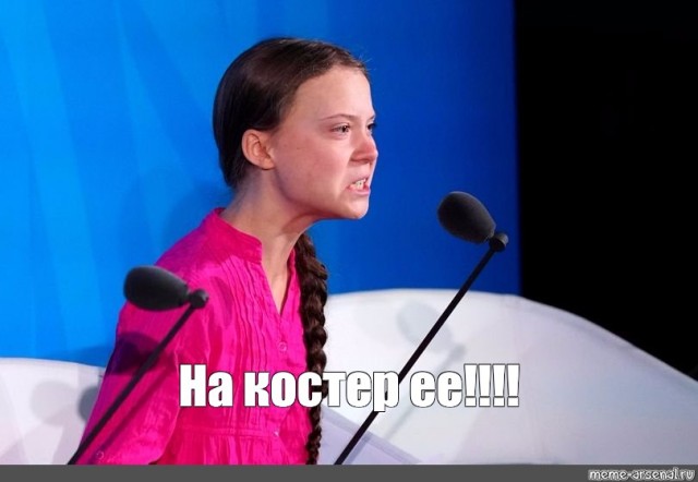 Огромные скулы и наколотые губы: блогерша показала фото «до» пластики