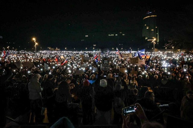 В Словакии прошли протесты с призывом к отставке Фицо