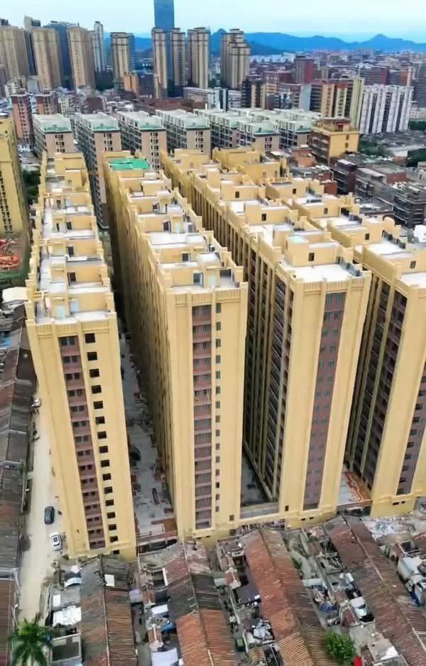 Плотная застройка многоквартирных домов в городе Цзеян, провинция Гуандун, Китай