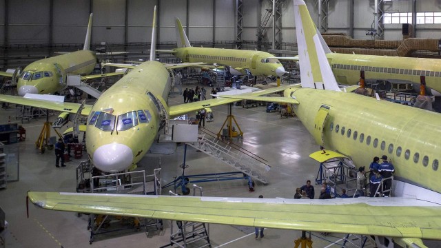 У 14 самолетов SSJ-100 выявили недостатки в конструкции фюзеляжа