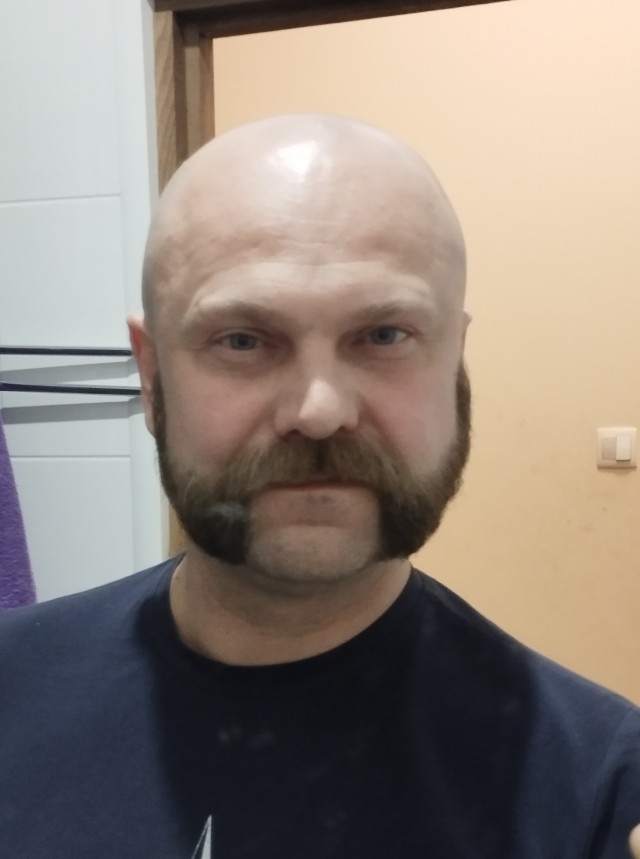 С праздником нас