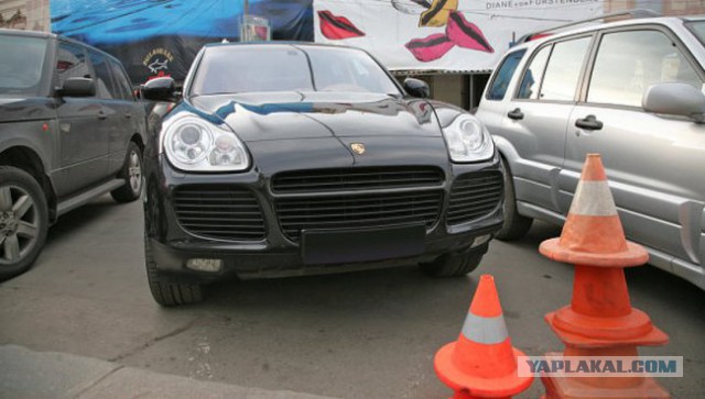 У студента украли 6,6 млн руб из Porsche Cayenne