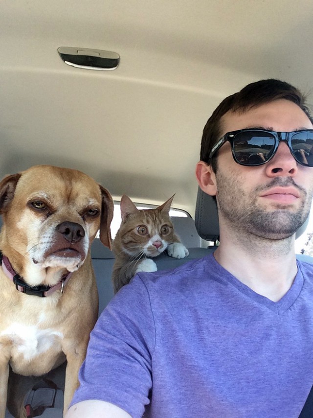 Смешные лица людей на экстремальных аттракционах