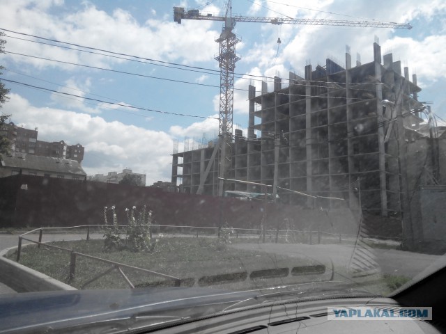 В Уфе застройщики снесли дом, пока его хозяева были в саду