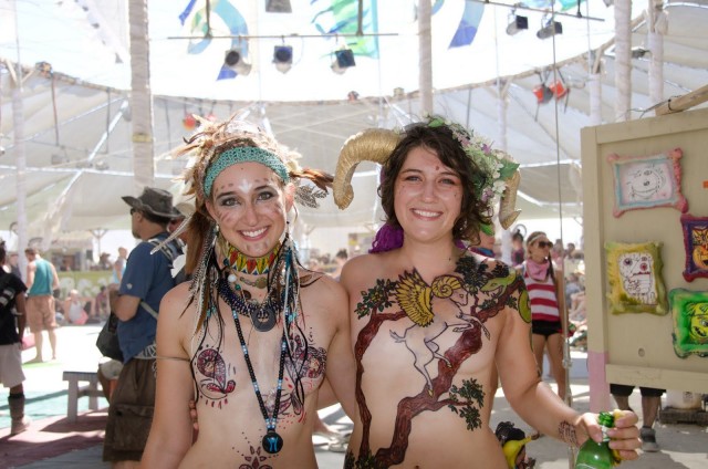 Экстравагантные посетители фестиваля "Burning Man 2019"