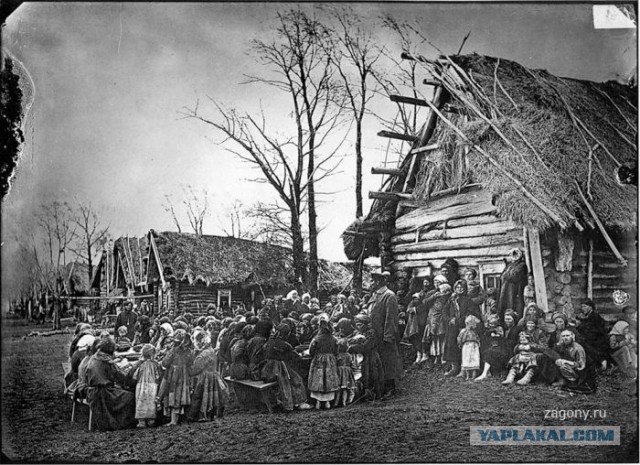 Уникальный альбом с фотографиями царской семьи.