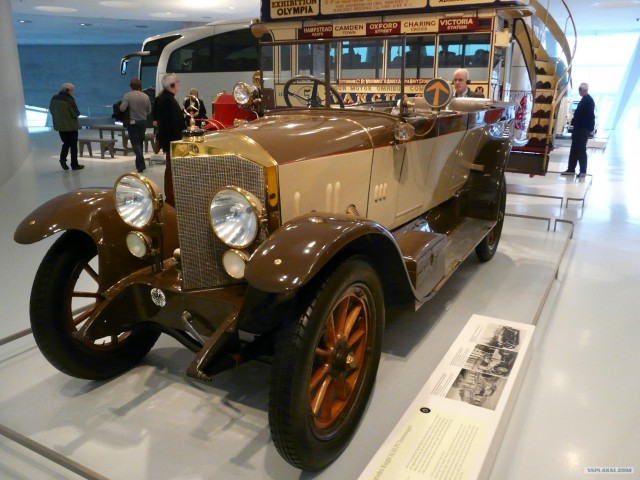 Фотоотчет. Германия. Музей Mercedes-Benz