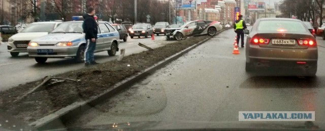В массовом ДТП из 11 машин на Выборгском шоссе пострадали два человека
