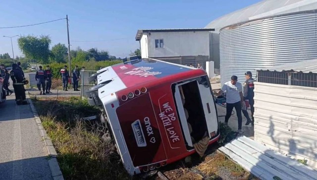 Автобус вылетел с трассы в турецкой провинции Анталья