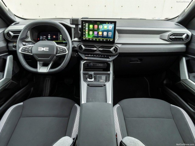 Большой кроссовер Dacia — и один из самых дешёвых на рынке: Bigster поступил в продажу в Европе за 24к. евро (2,2 млн.рублей)