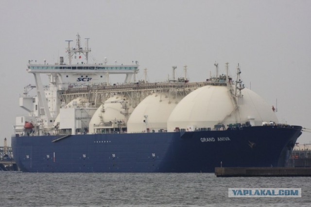 Экскурсия по газовозу
