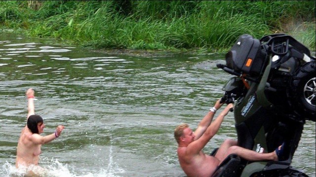 Крепче держись - газую! (18+)